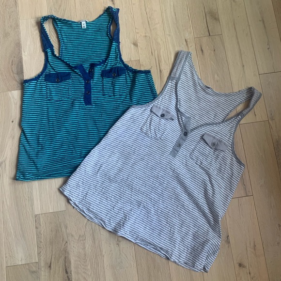 Forever 21 Tops - Bundle of 2 Forever 21 tank tops